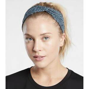 NEW NWT Women ATHLETA Blue Cheetah Knotted Powervita Headband